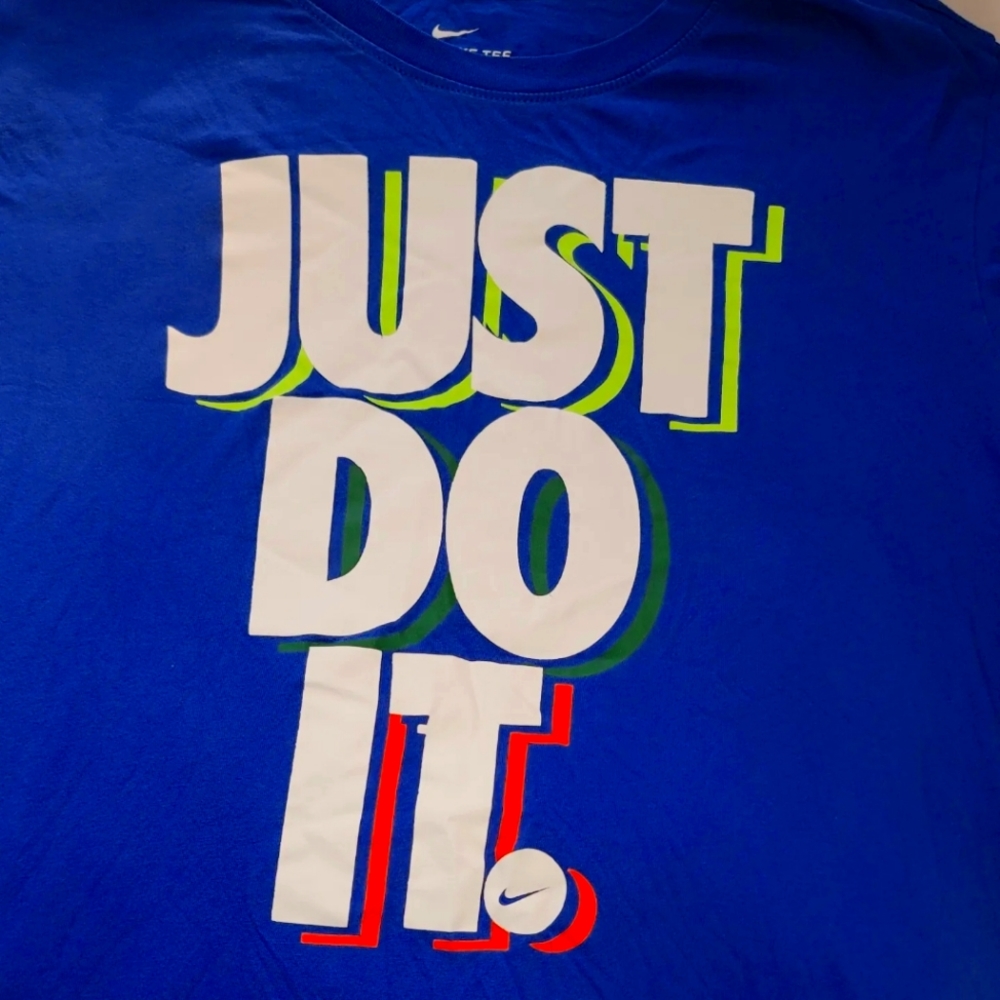 Mens size large nike shirt